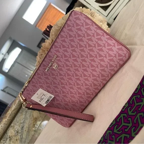 New Michael Kors 💕 jet set charm zip wirstlet - Picture 2 of 9